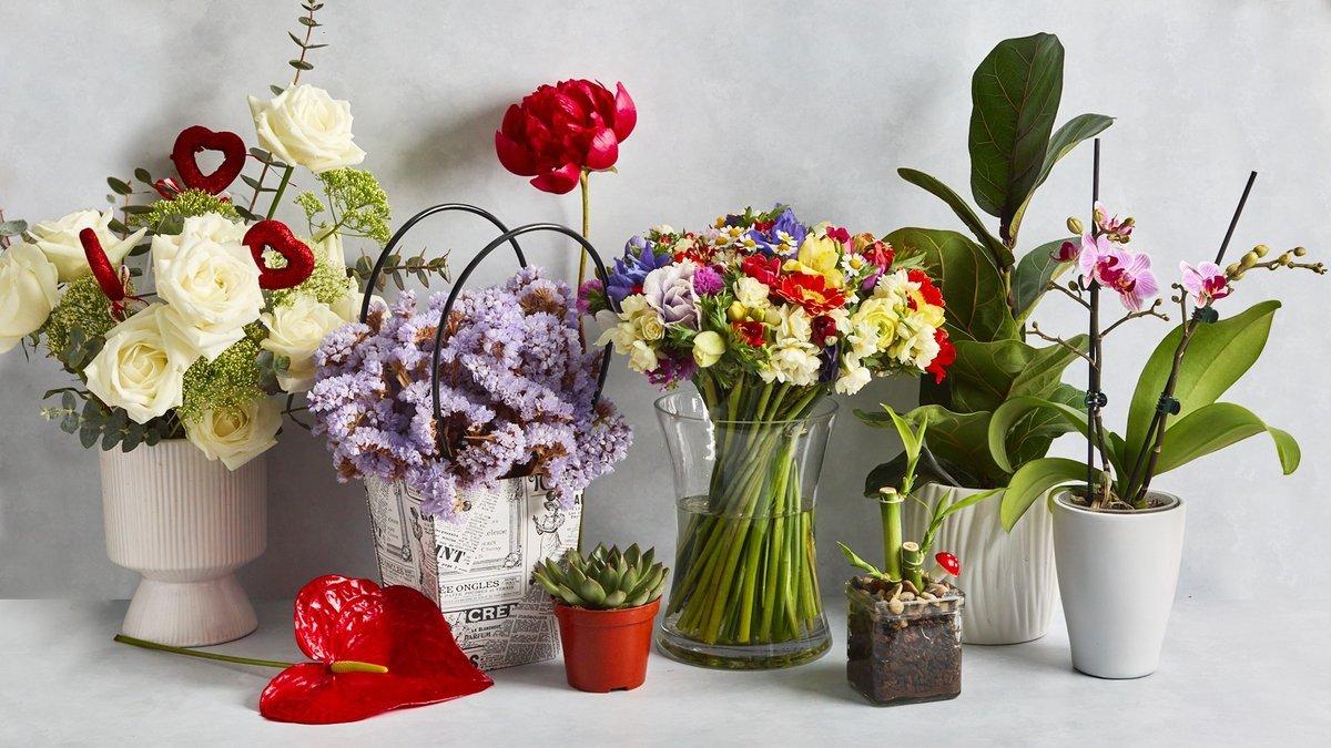 Seasonal hand-tied bouquet by House of Flowers, florist in Tel Aviv